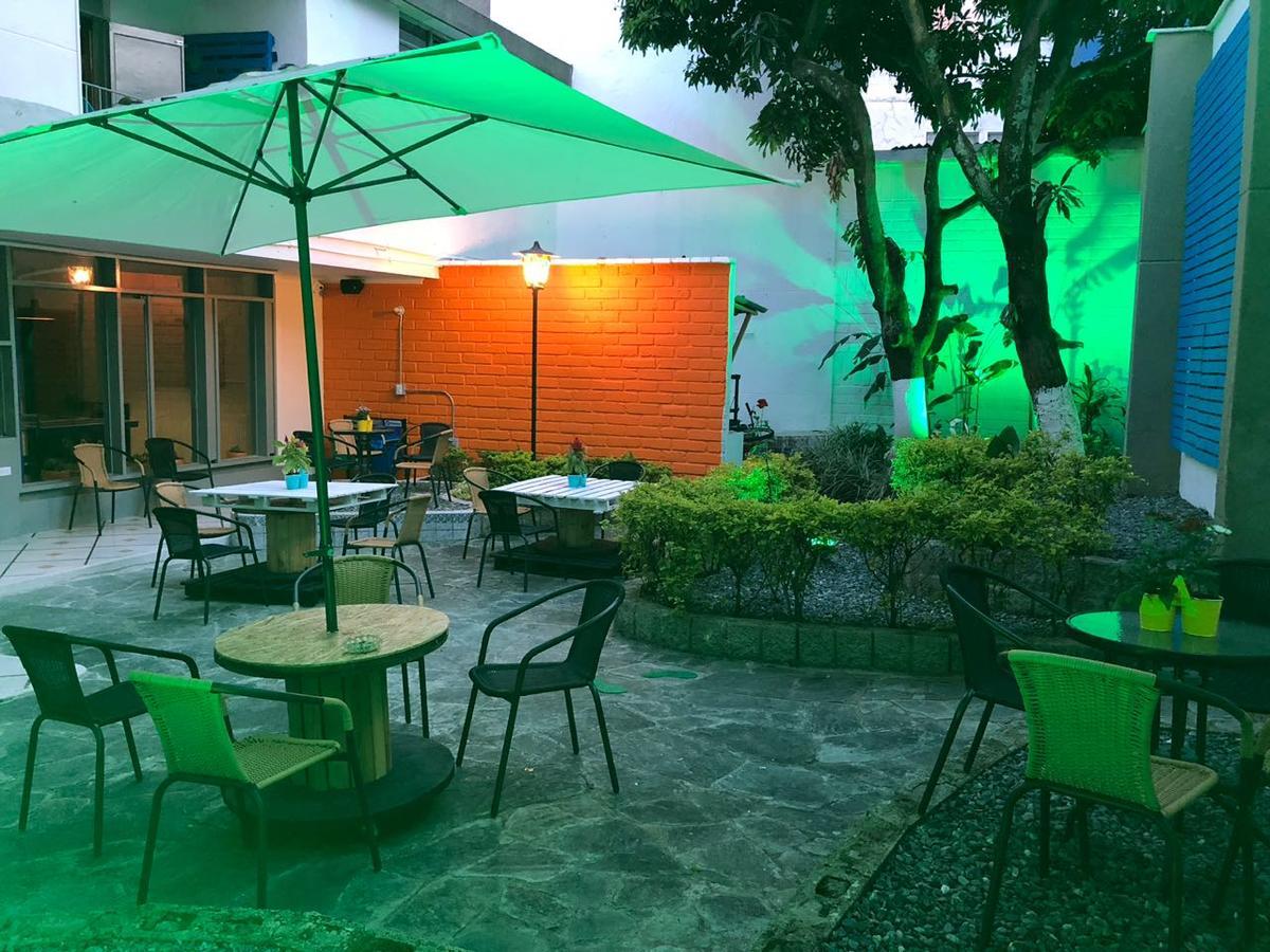 Backpackers Inn Медельин Экстерьер фото