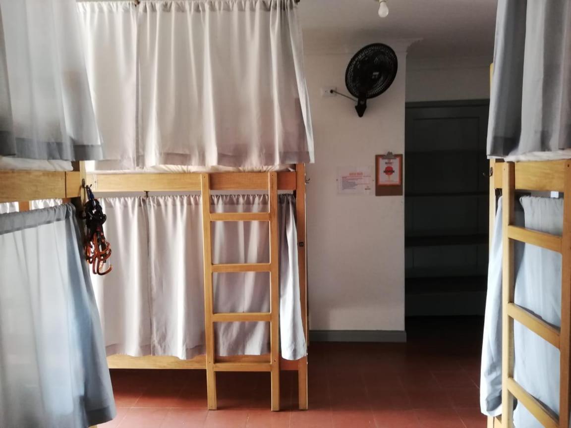 Backpackers Inn Медельин Экстерьер фото